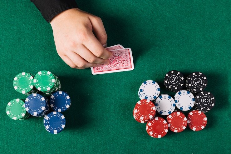 Bagan tingkat loyalitas kursi77 menampilkan manfaat progresif dari Member hingga Diamond